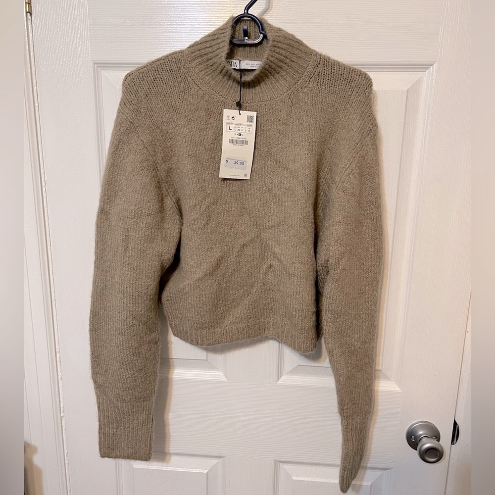 NWT Zara Cropped Turtle Neck Sweater
